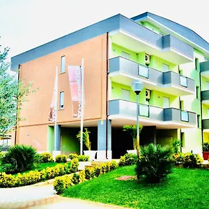 Isa Airport Aparthotel